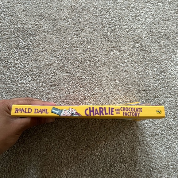Charlie and The Chocolate Factory by Roald Dahl - Picture 3 of 5